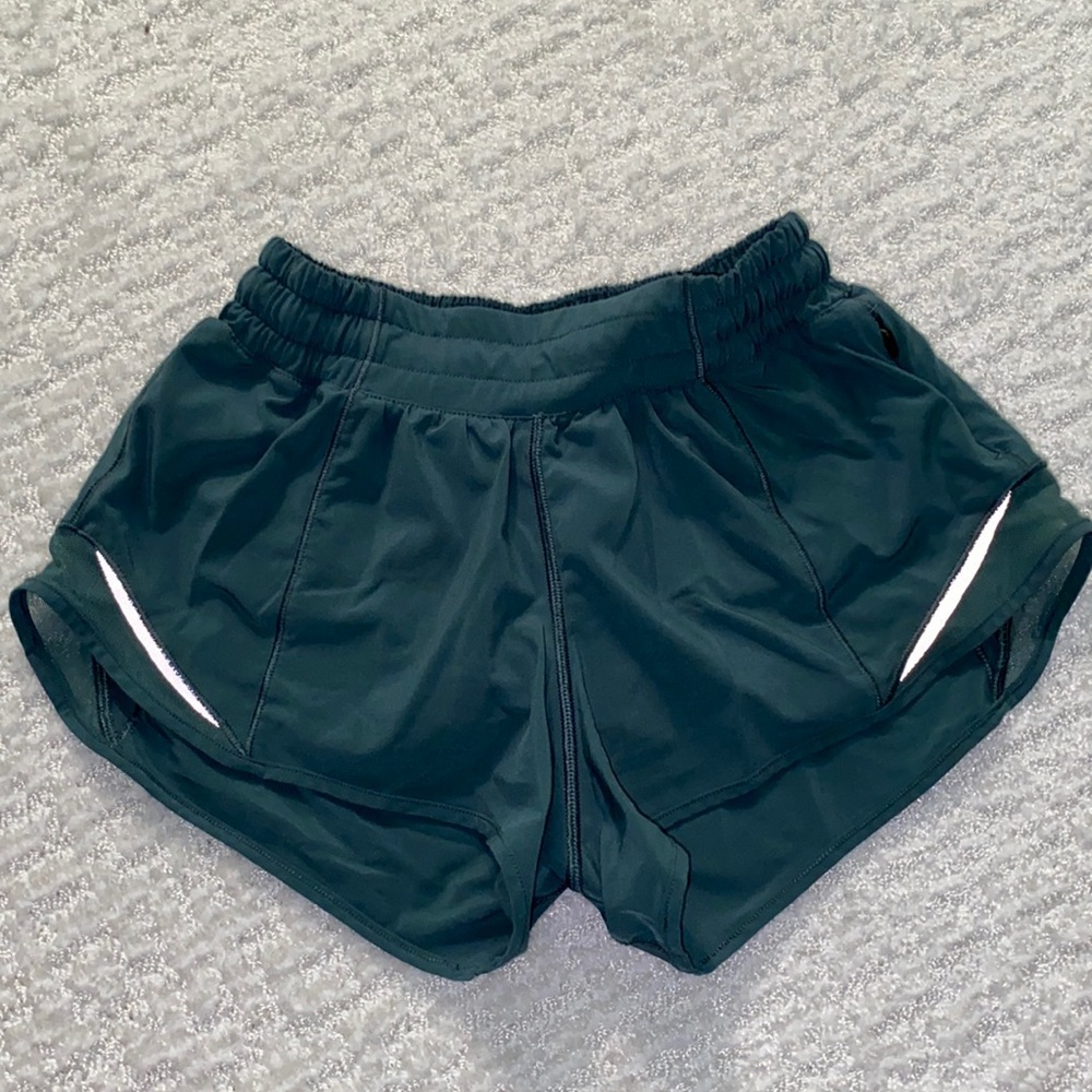 Lululemon green hotty hot shorts perfect condition
